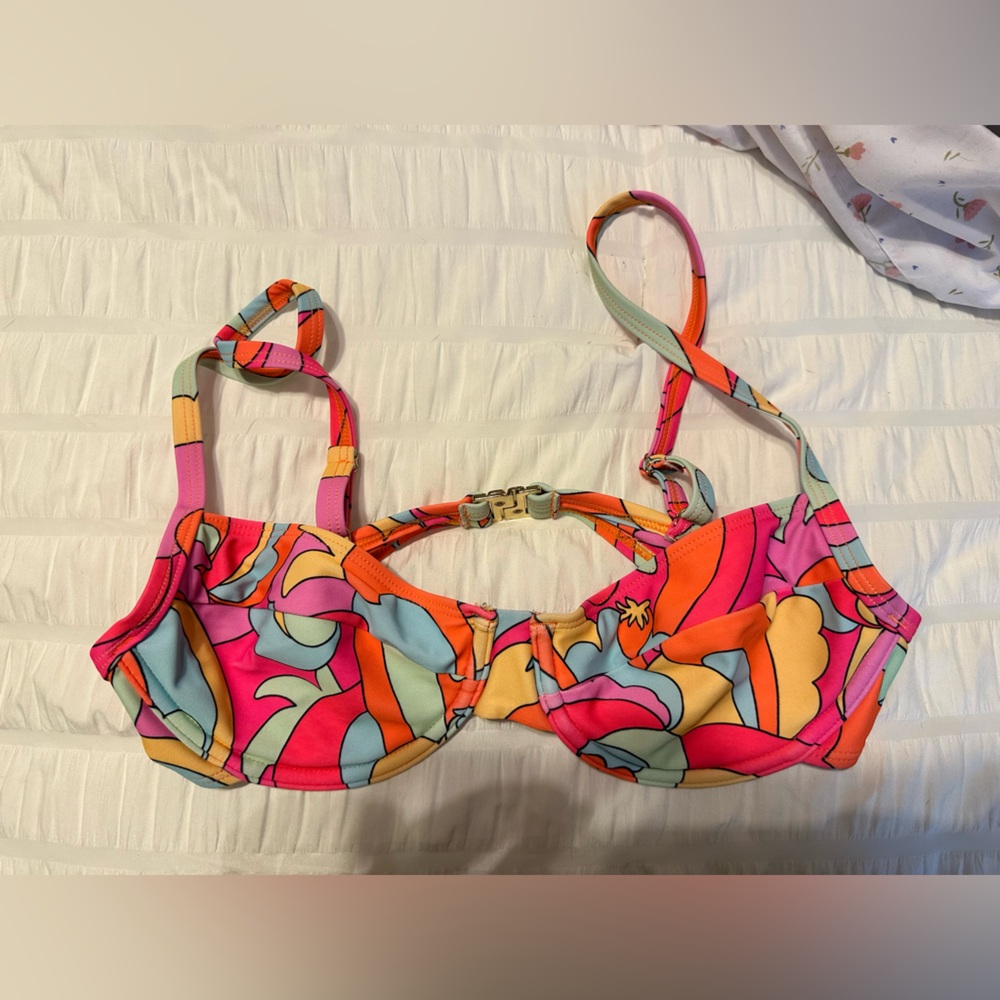 Kulani Kinis Multicolor Underwire Bikini Top